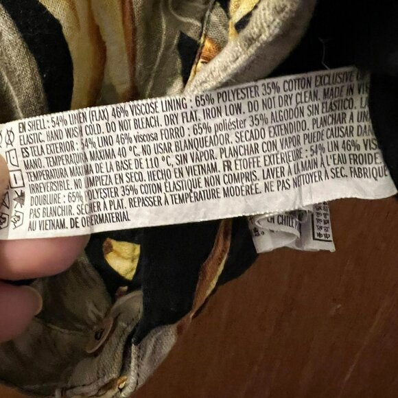 🐻Size 1X - Forever 21 - Black and Yellow Floral Halter Top - Picture 3 of 4